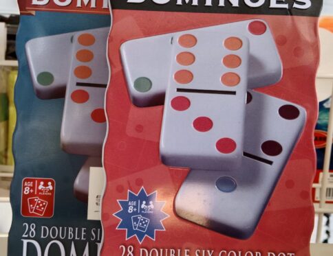 دومينوز فى علبة معدن