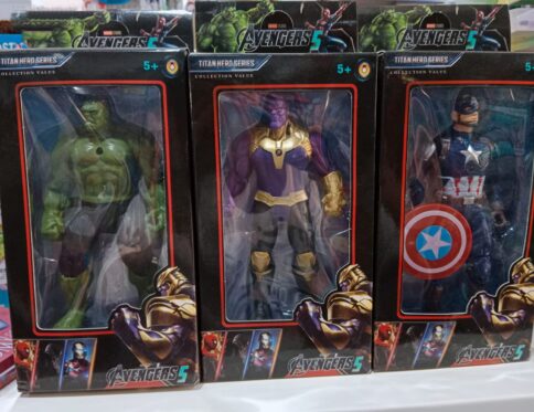 شخصيات افينجرز + عربيات