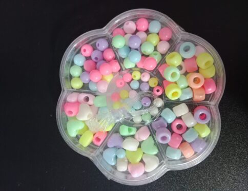 علبة خرز اطفال صغيرة